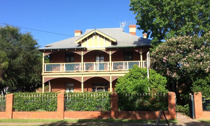 Narromine House | The Abbey Bed and Breakfast