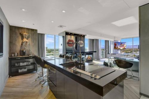 Las Vegas Hotel | The Adele Palazzo Suite at Palms Place