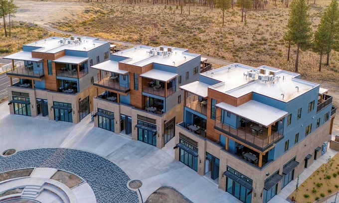 Bend Apartment | The Aerie Suites by AvantStay – Modern Comfort with Mountain Views