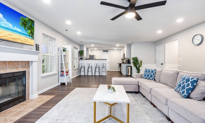 Normal House | ⥼The Aire⥽ Bright 3200 SQ FEET 4 Bed 3 Bath Home