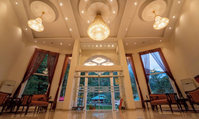 Bashisht Hotel | The Allure Grand Resort