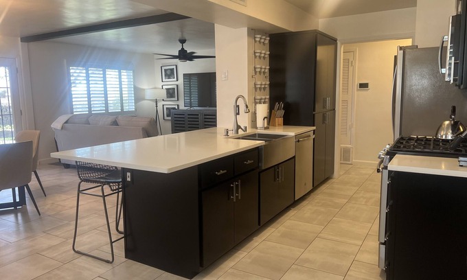 El Paso House | THE ALTA LOFT A 5 MINUTE DRIVE TO WHOLE FOODS MARKET