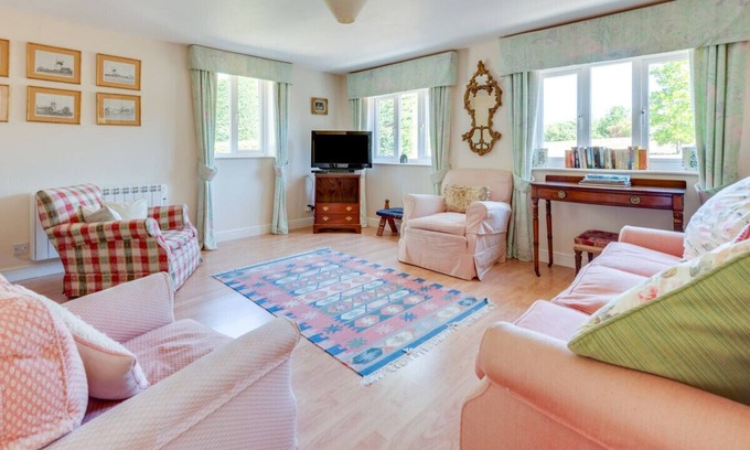 Ringshall House | The Annexe - One Bedroom House, Sleeps 2