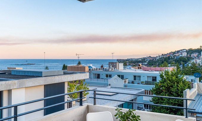 Coogee Apartment | The Arden 7 Coogee. New Large Quiet Ocean View Balcony Apartment, Next to Beach
