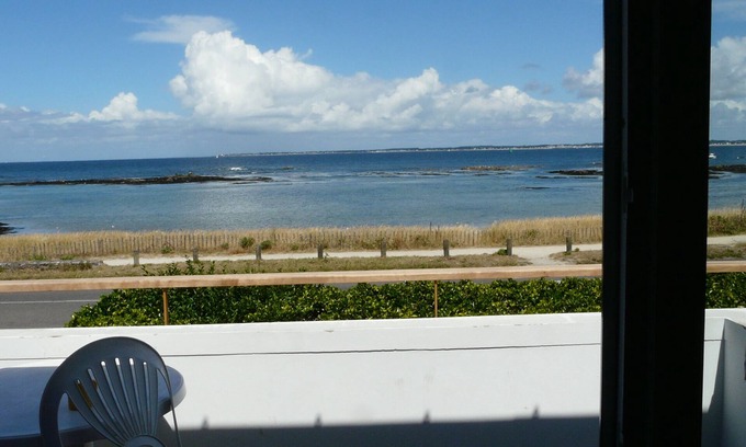 Le Croisic House | The Atlantic and the beach in front of the house.