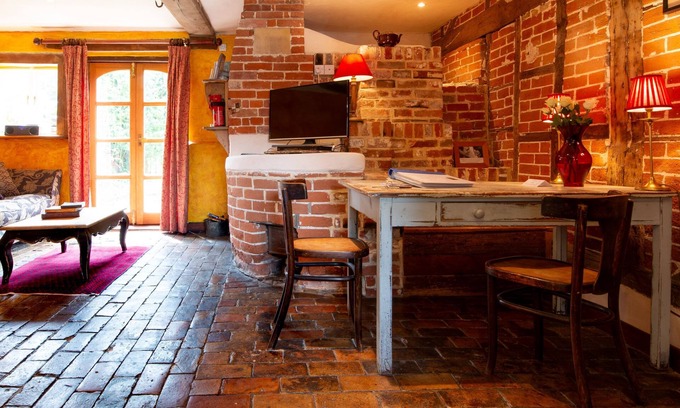 Sudbury Cottage | The Bakery – The honeymooners favourite, romance and character in the countryside.