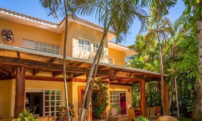 Villa Juarez Villa | The Bamboo Manor. Luxury residence, beach and pool