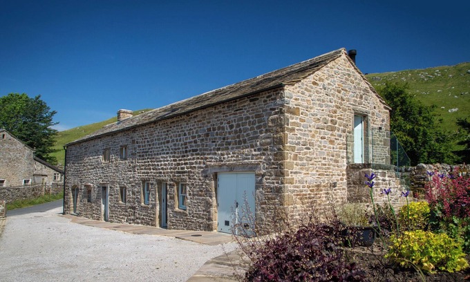 Yockenthwaite House | THE BARN AT AMELIA'S KITCHEN, pet friendly, with a garden in Settle
