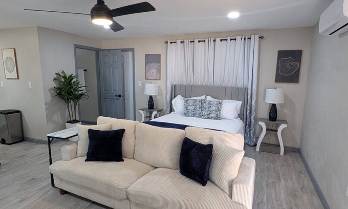 Sahuarita House | The Barn at Sahuarita Village