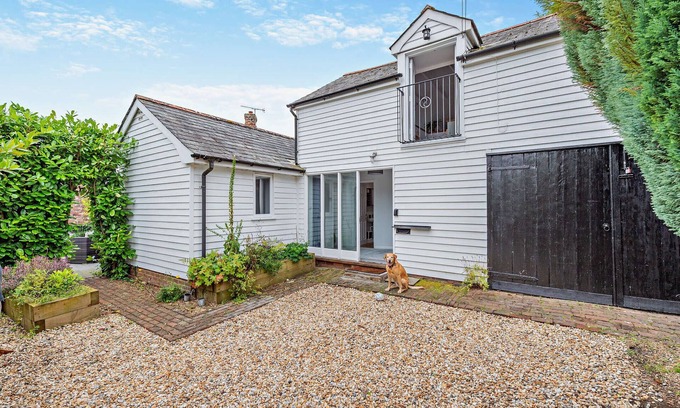 Chilham House | The Barn - Chilham - Two Bedroom House, Sleeps 4