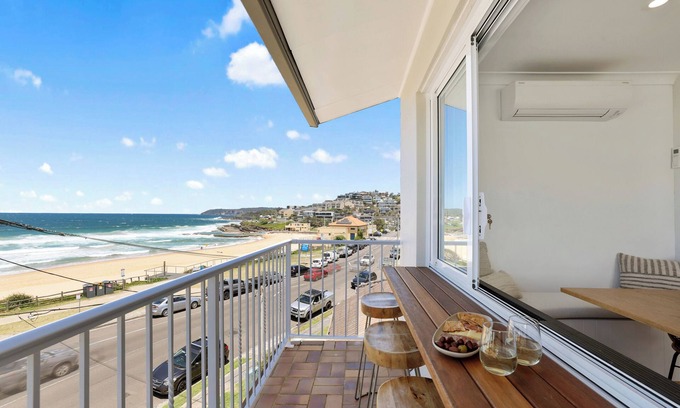 Curl Curl House | The Beach Front House@Curl Curl