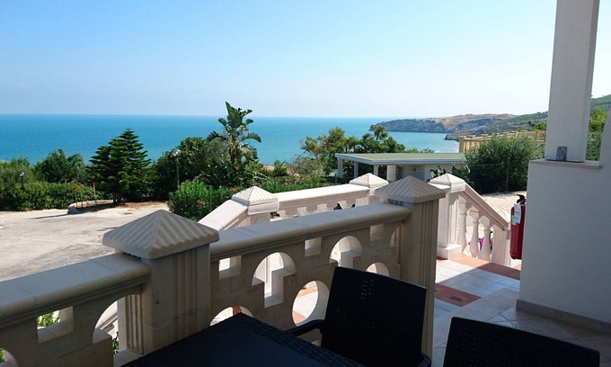 Peschici Apartment | THE BEACH HOUSE