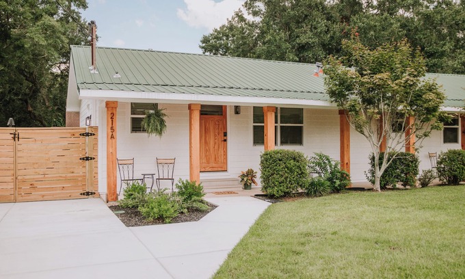 Ocean Springs House | The Beachcomber A - 2 bedroom in Golf Cart District near beaches and downtown!