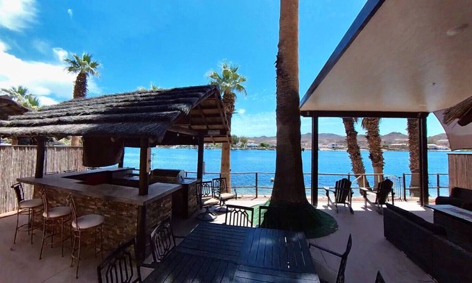 Parker Dam Villa | The Beachfront Villa 11