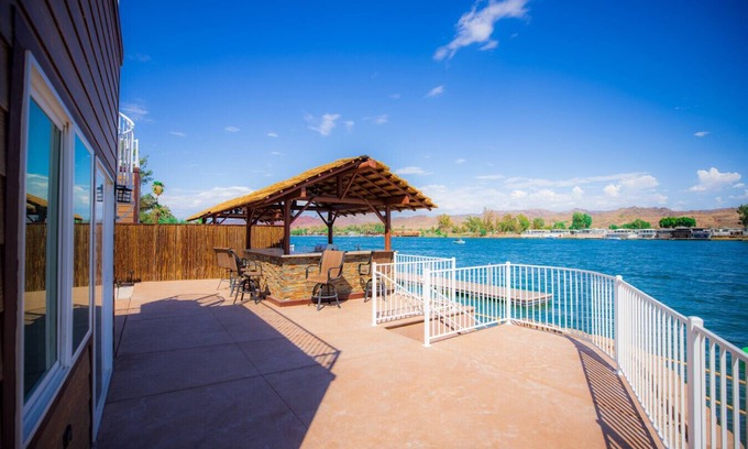 Earp Villa | The Beachfront Villa 14