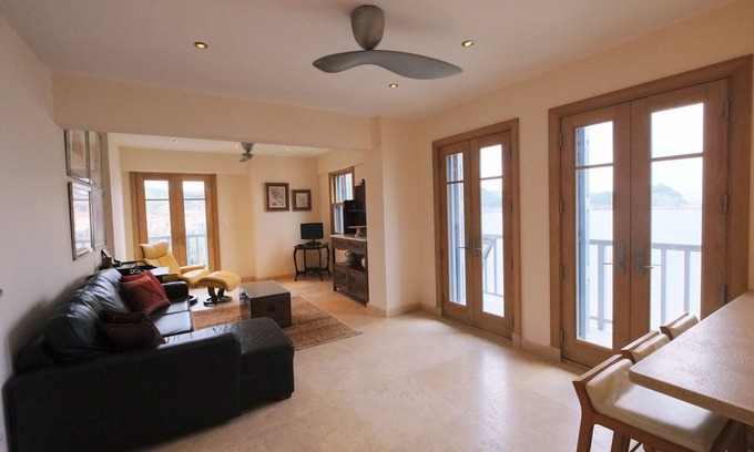 Myrina Apartment | The Beachfront Villa (2nd Floor 3 Bed Apartment)