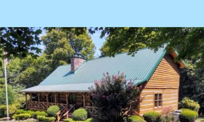 Tellico Village House | The "Bear" Necessities of Lake Life