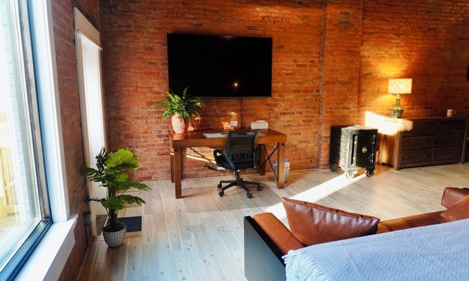 Watkins Glen Hotel | The Benjamin Hotel