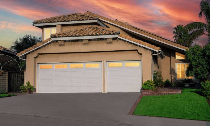 Castaic House | The Best View in The City! Six Flags! Castaic Lake!