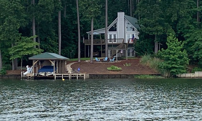 Milledgeville House | The BEST Views on Lake Sinclair - Welcome to The Escape Hatch! NEW HOT TUB!