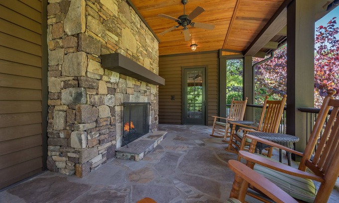 Mill Spring Villa | The Bethpage Villa at Bright's Creek