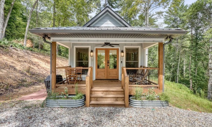 Suches Cabin | The Birdhouse