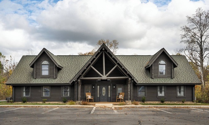 Baxter Cabin | The Blackburn Grand Cabin