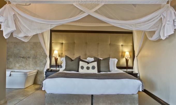 Roodeplaat Hotel | The Blades