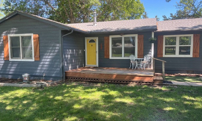 Pleasanton House | The Blue House, a comfy and welcoming home for family and friends