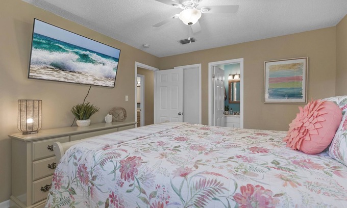 Theodore House | The Blue House~Private Waterfront~Boat Slip~Kayaks