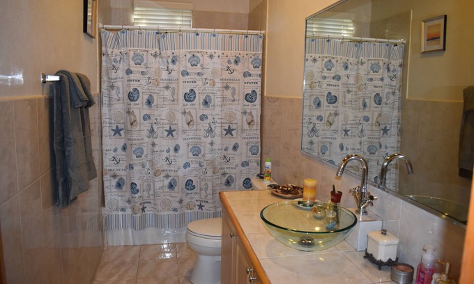 Gambier Apartment | The Blue Oasis 242 - A beautiful, private, clean escape!