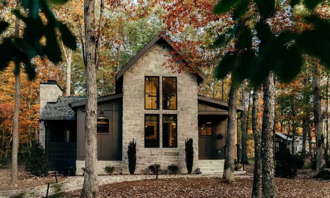 Monteagle House | The Bluebird Cabin