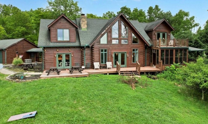 Fisherville Cabin | The Bluegrass Ranch - Secluded Luxury Cabin