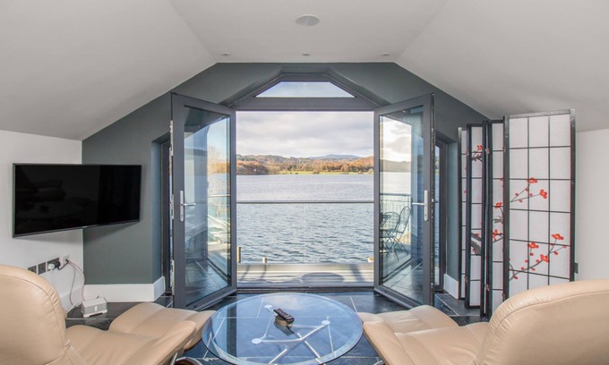Windermere Cottage | THE BOAT HOUSE AT LOUPER WEIR, romantic in Bowness-On-Windermere
