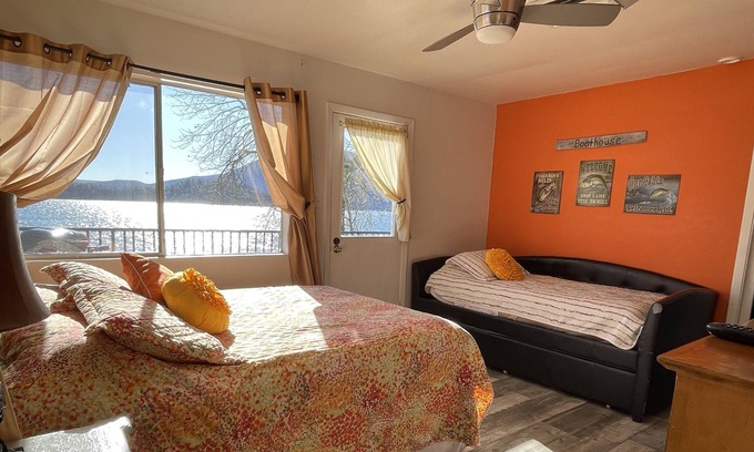 Clear Lake Cottage | The Boathouse Cottage Clearlake Oaks