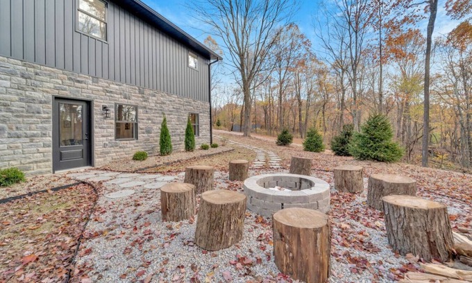 Logan Cabin | The Buffalo at Whiskey Ridge Cabins; Luxury in the woods