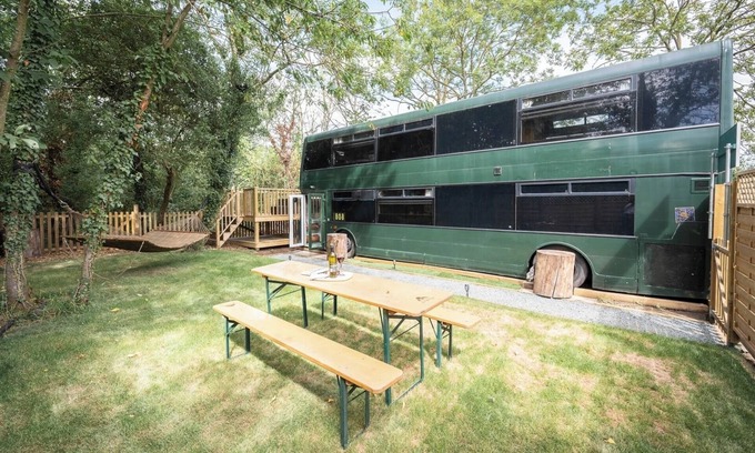 Eye Apartment | The Bus Stop, Thornham Magna