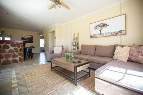 Bela-Bela House | The Bushveld Farmhouse in Mabalingwe Nature Reserve