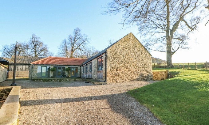 Richmond Cottage | THE BYRE, SEDBURY PARK FARM, with open fire in Gilling West