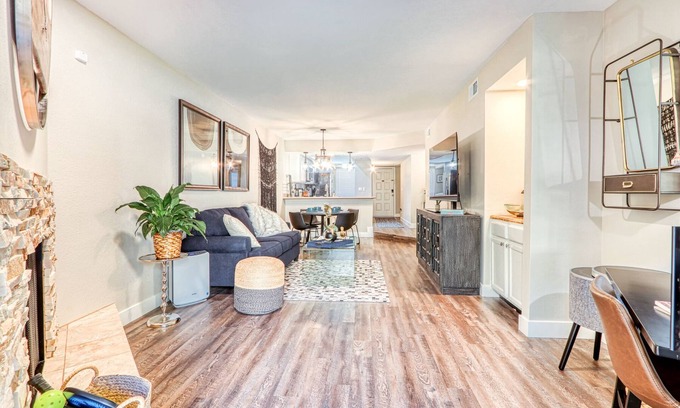 McCormick Ranch Apartment | The Cacti Crashpad~Epicenter of fun|2 Heated Pools