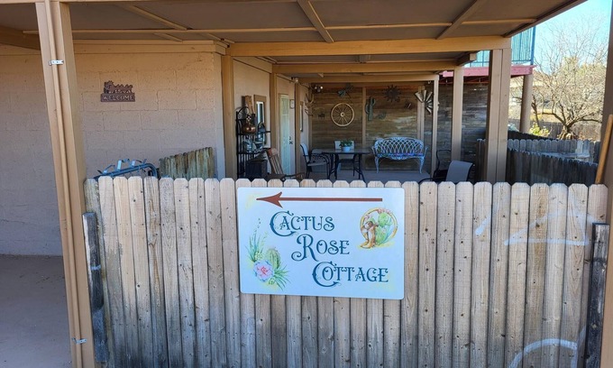 Tombstone Apartment | The Cactus Rose - A Spacious Retreat