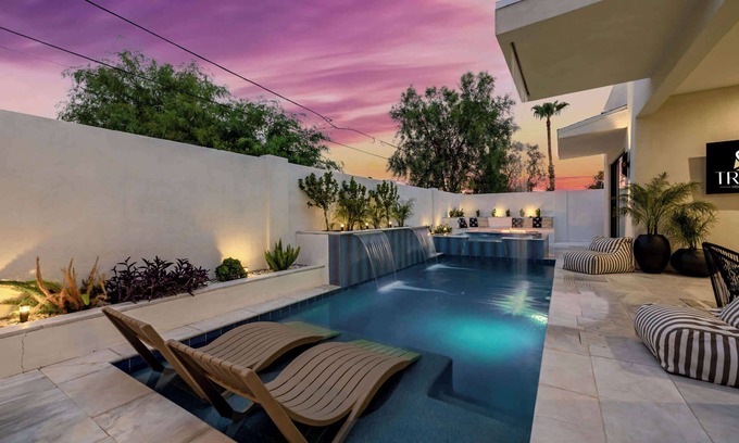 Peaceful Valley House | The Carlisle Experience | 4 Showers | Heated Pool