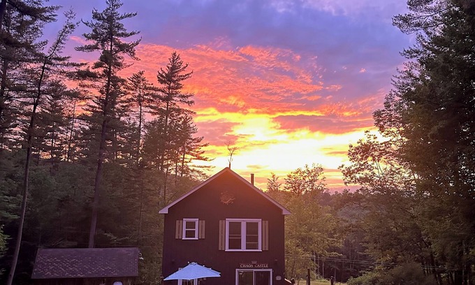 Wardsboro House | The Castle: Charming 2-bedroom house in Wardsboro