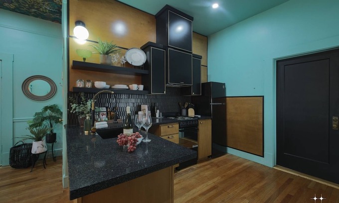 Downtown El Paso Apartment | The Cat s Meow Apt 1 Sunset Heights