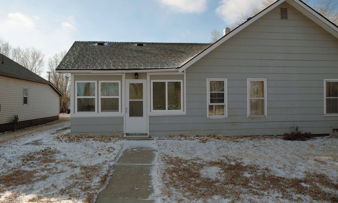 Mobridge House | The Catch and Rest