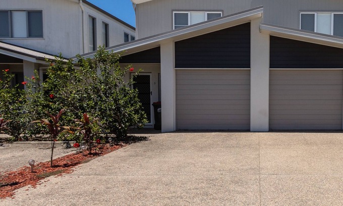 Ooralea House | 💎The Central💎