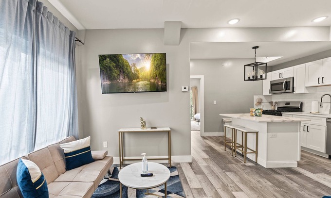 Mantua Apartment | The Chic Haven 2-bedroom apartment in peaceful Philadelphia with AC near Zoo