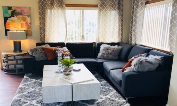 East Side Costa Mesa House | The Chic Retreat next to Newport Beach