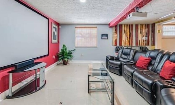 Clair-Mel City House | The Chill Spot on Larsen