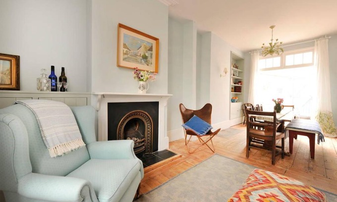 Aldeburgh House | The Chocolate-Box * Aldeburgh